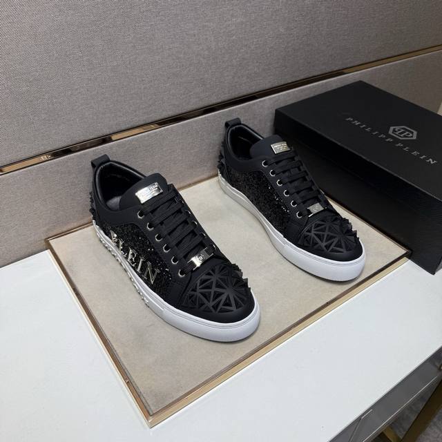 出厂价pp pp～ 男士休闲鞋 2025Z柜同步发售 码数:38-44# 4个颜色鞋面选用多材质拼接羊皮内里，舒适透气，鞋底：原版舒适耐磨大底，实物拍摄实物更赞