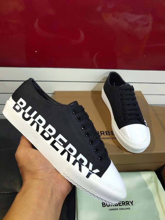 实价： 高版本巴宝莉2025复古格子棉质运动鞋，原板5D打印，印有对比鲜明的全新标志，面原板格子布，内里100%羊皮，女款码数35-40 男款39-45，