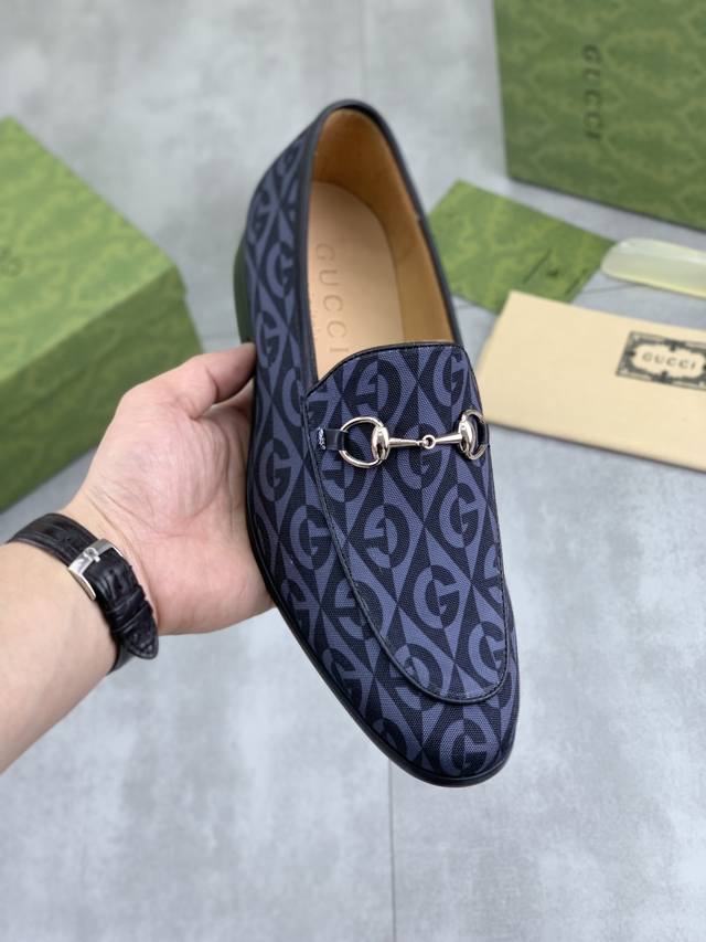 工厂p价p 实价 水染牛里 Gucci 古驰商务皮鞋，釆用原版进口意大利开边珠小牛皮，全水染牛皮内里、专业鞋匠精心手工制，原版专供耐磨大底。标准码：38-44