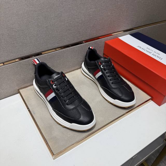 出厂价pp 汤姆Tb～ 男士休闲鞋 2025Z柜同步发售 码数:38-44# 5个颜色鞋面选用多材质拼接牛皮内里，舒适透气，鞋底：原版舒适耐磨大底，实物拍摄实物