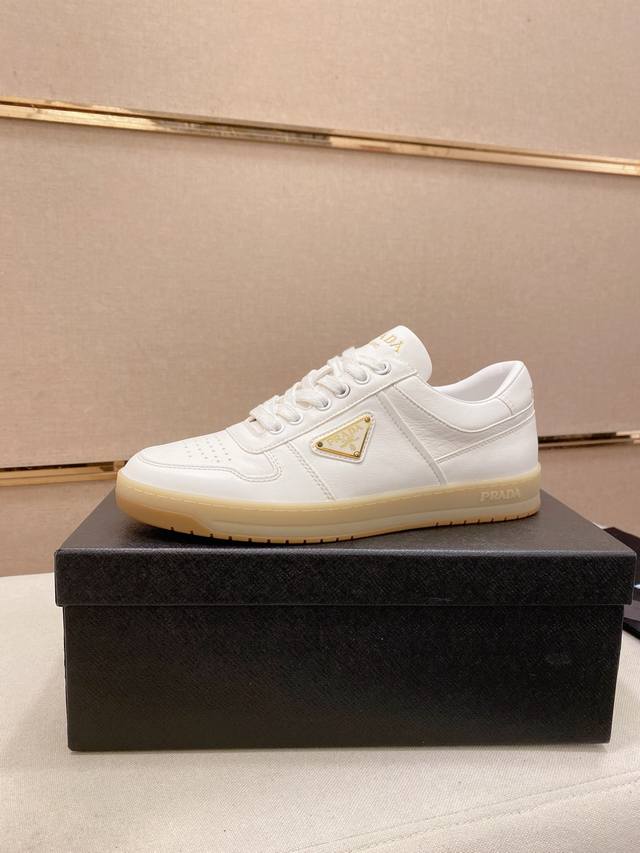 工厂p价 情侣款 p 顶级代购 普 炸街男神运动鞋新品来袭，专柜同步发售原厂配置，意大利进口原版牛皮面料，经典版面运动潮达人，进口水染牛皮里垫，鞋底：原厂特供原