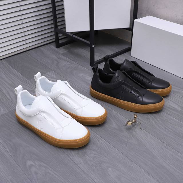 商品商标：Moncler 蒙口 休闲鞋 正码码数: 38-46 45.46定做不退换 商品材料：精选优质牛皮拼接鞋面 皮内里 原版橡胶大底