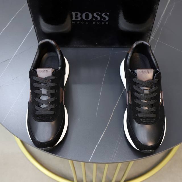 出厂价pp： Boss -鞋面：牛皮拼接 -内里：舒适透气羊皮 -大底：原版轻便柔软耐磨大底 -超高品控 做工精细：凸显 高端 贵气 档次 -Size ：39-