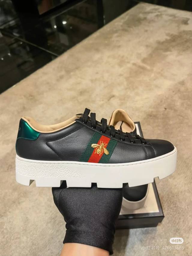 工厂p价p： Gucci 古奇新款 厚底小白鞋。橡胶大底，面料:丝带牛皮 羊皮内裡，羊皮垫脚， 35-45