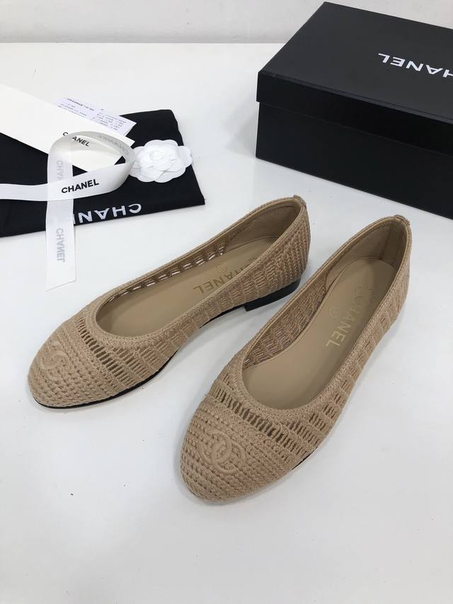 2025 Chanel春季经典简约新品 面料:织物 内里:进口羊皮 跟高:1Cm 码数:35-39 34,40,41,42,43定做不退换 2025 Chanel春季经典简约新品 面料:织物 内里:进口羊皮 跟高:1Cm 码数:35-39 34,40,41,42,43定做不退换