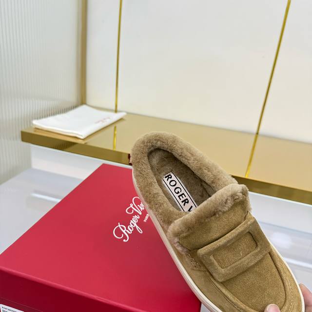 出厂: 独家顶级版本 Roge*Vivie*2025Vs秋季毛里乐福系列 方扣厚底乐福鞋 Rv源于法国巴黎时尚设计品牌一系列厚底乐福德比鞋 高于3Cm厚底设计