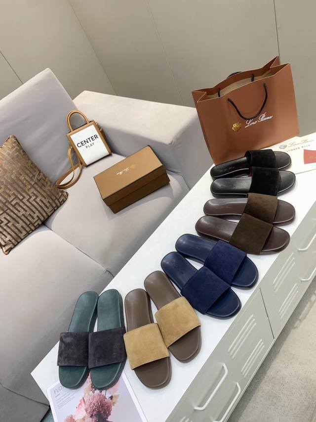 Loro pi*Na 顶级正品级。于1924年4月24日一手创立 家族经营至今已是第六代，为讲求品味及对质量有要求的顾客提供上等的优质商品 进口小牛绒面料搭配亚