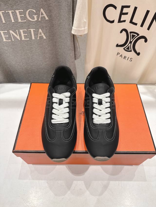 高版本出厂 Hermes 爱马仕H家F015 2026Ss新款系带休闲运动鞋跑步鞋阿甘鞋 经典运动风格+英伦风拼色设计，经典耐看！原版倒模楦型，极致1:1形体，