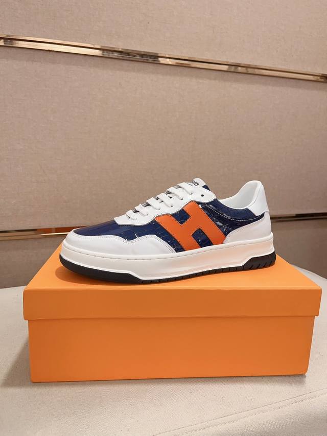 出厂价p Hermes 原单版本 爱马仕；顶级代购男士最新专柜同步发售，意大利进口原版▲▲牛皮▲▲ 凸显高端 贵气 档次 做工考究 意大利进口水染羊皮内里 鞋底