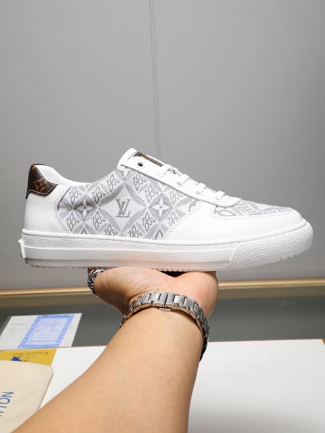 主推款调工厂p价 Louis Vuitton 路登易威 Lv鞋面进口头层牛皮拼Lv经典布料内里进口皮里 防滑耐磨大底。每一位男士的身份衬托，上脚大气稳重不管风吹