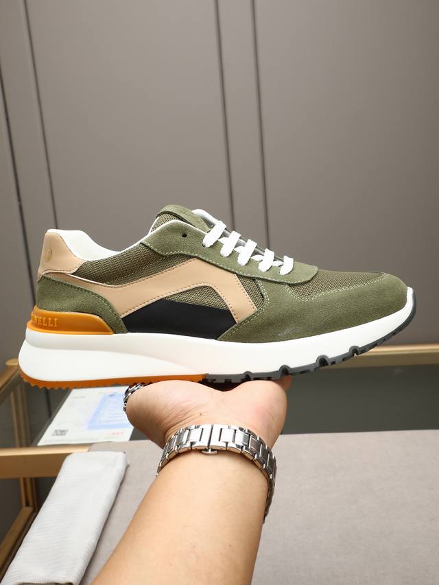 调工厂p价p调工厂p价 2025新配色 Brunello Cucinelli来自意大利的世界顶级奢侈品牌，此款Bc男鞋更是精心设计，选用意大利定制柔软小牛皮进口