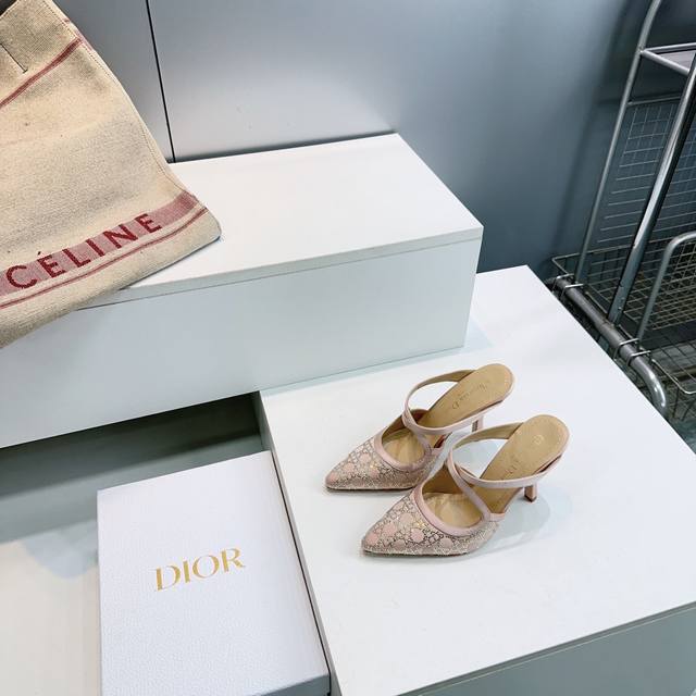 高品质出厂 ！顶级品质代购级别！Dior 迪奥 2026春夏走秀新款Bling...Bling...真丝网纱水晶钻单鞋凉鞋婚鞋系列 明星同款水钻藤格纹图案猫跟拖
