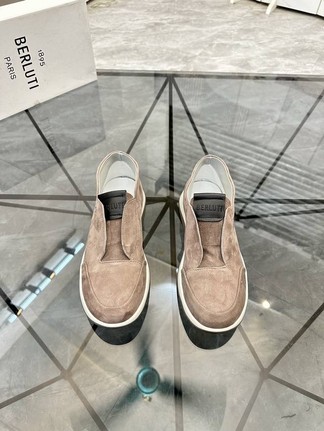 售 价: 商品商标：Berlut* 布鲁提* 低帮休闲鞋 正码码数: 38-45 可订做46 商品材料：鞋面进口磨砂皮，羊皮内里，原版大底。 编 号：803