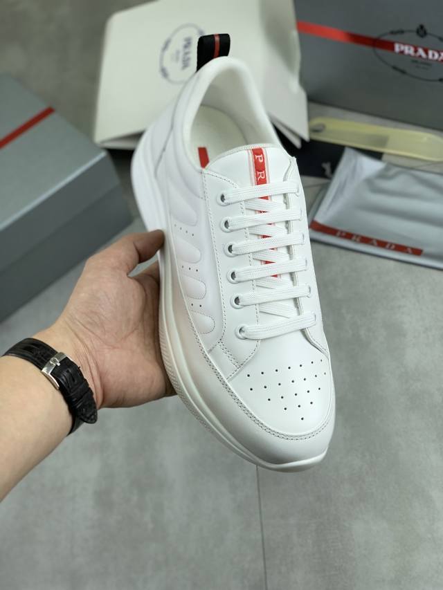 工厂p价p 实价 官网爆款上市， 潮牌 普拉达prada 主推爆款，前卫百搭时尚男鞋私版开模，牛皮面拼接1：1..时尚干脆、原版进口牛皮内里牛皮垫脚；大气个性更