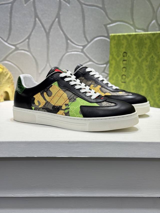 调工厂p价 男装男鞋 运动原单 古奇！官网全球首发 鞋面牛皮拼接迷彩材质制造，绵羊内里制作，让行走更加便捷舒适！独家新款惊世之作，与官方的质量相比美的1：1复刻