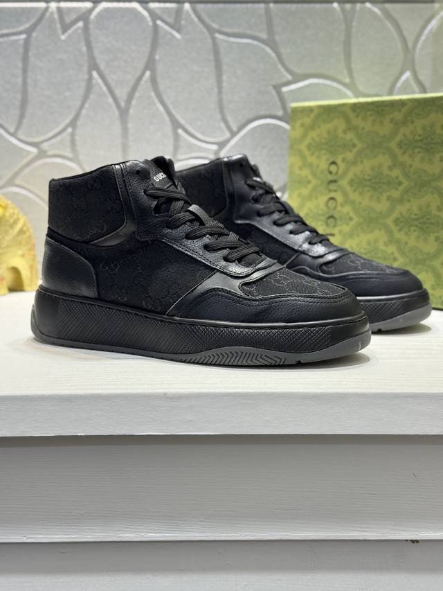 调工厂p价 男装男鞋 运动原单 Gucc*古奇！官网全球首发 鞋面面料拼接牛皮制造，绵羊内里制作，让行走更加便捷舒适！独家新款惊世之作，与官方的质量相比美的1：