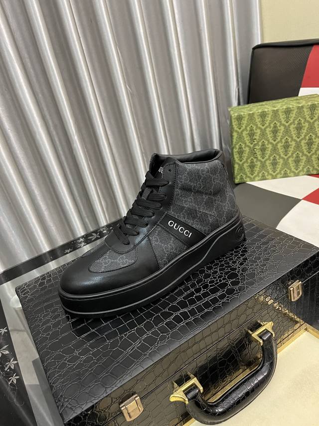 调工厂p价 男装男鞋 运动原单 ［古奇］新款休闲鞋。独家开模定制风格，面料采用意大利进口牛皮，真皮透气内里。独家开模定制大底耐磨。专柜级别版型，完美搭配、上脚效