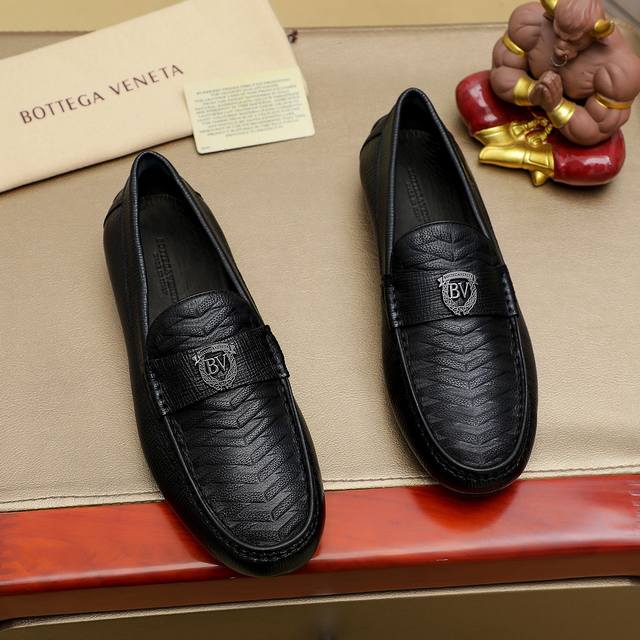 工厂p价 Bv 意大利奢侈品牌 采用进口牛皮工艺制造 彰显高端男士品味轻奢生活 十年手工经验大师缔造经典编织 内里头层里顶级品质传承了品牌工艺！色，码数 39-