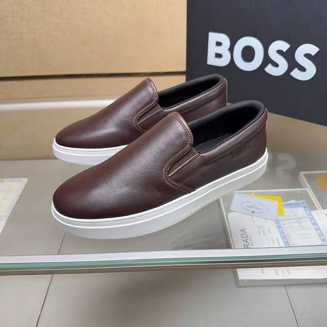 调工厂p价 男装男鞋 运动原单 25年新款 Boss 官网新款高端系列运动休闲男鞋，以经典的设计成为永不落幕的时尚宠儿，经典的休闲造型。轻便套脚设计方便穿脱 品