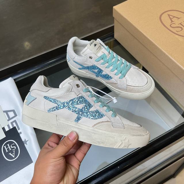 工厂p价 女装女鞋 运动原单上新Ash 款号035 意大利轻奢潮牌复古脏脏小白鞋优质牛皮多彩鞋标透气孔设计坚韧，明星同款休闲系列，简约设计的冲孔透气鞋身，搭配轻