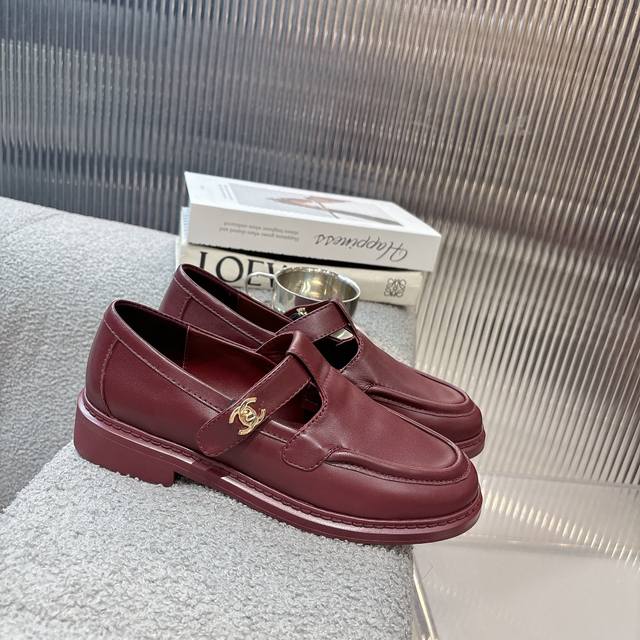 工厂p价 女装女鞋 运动原单小香Fw新款秋鞋单鞋乐福鞋系列____香奶奶春季必备款，女神系列，拥有香家特色优雅名媛气质，超级耐看，让人无法抗拒， 鞋面：原版进口