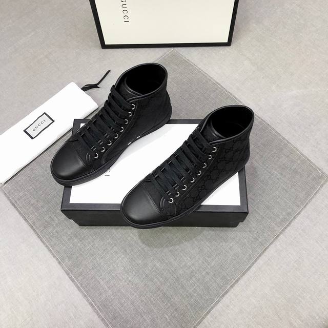 调工厂p价 古弛 高帮 官网金典男士潮鞋男鞋高端品牌最新力作：鞋面采用进口防水布配牛皮，时尚新潮，舒适透气牛里 原板橡胶大底与官方的质量相比1：1，复刻 ！罗打