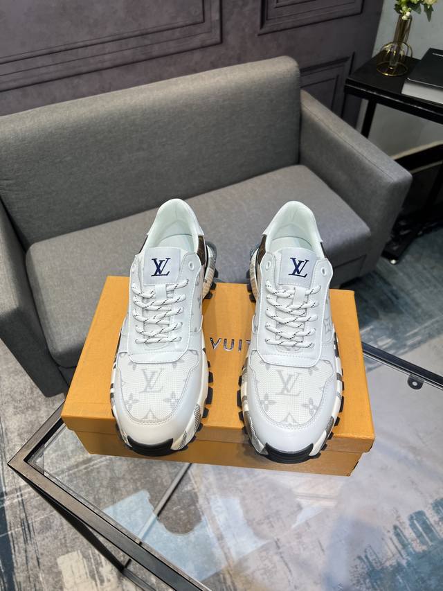 调工厂p价p Lv 最新休闲男鞋，优质做工，鞋面采用牛皮 真皮鞋垫，时尚橡胶大底 ，休闲时尚，高端品质，码数：38-44。45可定做不退换！