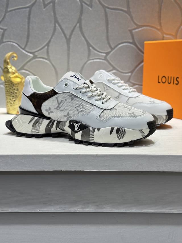 出厂价p 实价 顶级原单-路易威登 潮流时尚不失低调男士休闲鞋，鞋面Lv牛皮，舒适透气，网布内里，原版橡胶大底，二色可选~型男必备。Size：38-44 45定