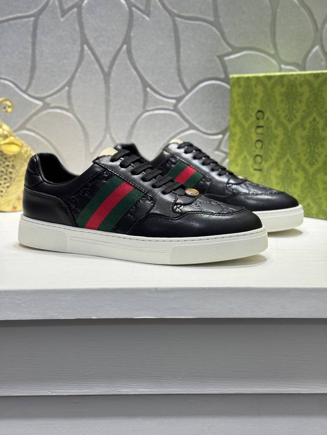 出厂价p 实价 古奇！官网全球首发 鞋面牛皮制造，绵羊内里制作，让行走更加便捷舒适！独家新款惊世之作，与官方的质量相比美的1：1复刻 ！打造时尚个性衬托你的与众