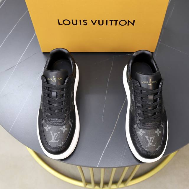 出厂价pp： 顶级原单 品牌： Louis Vuitton Lv.路易威登 材质： 原工厂p牛皮材料 1：1原板发泡大底 舒适牛皮内里 轻便 耐磨 款式类型：休