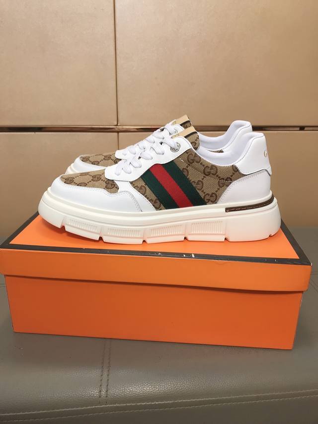 工厂p价 高品质新款 Gucci 古奇 新款男鞋、面料精选进口牛皮+品牌面料，内里:羊皮内里。高端气垫开模防滑橡胶大底，精美线条、简约大气，上脚舒服上挡次、休闲