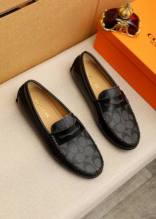 商品商标：Coach 寇琦 豆豆鞋 正码码数: 38-44 45订做 商品材料：精选 头层老花牛皮鞋面+奢华五金扣，进口羊皮内里。强烈立体视觉效果，原版大底 颜