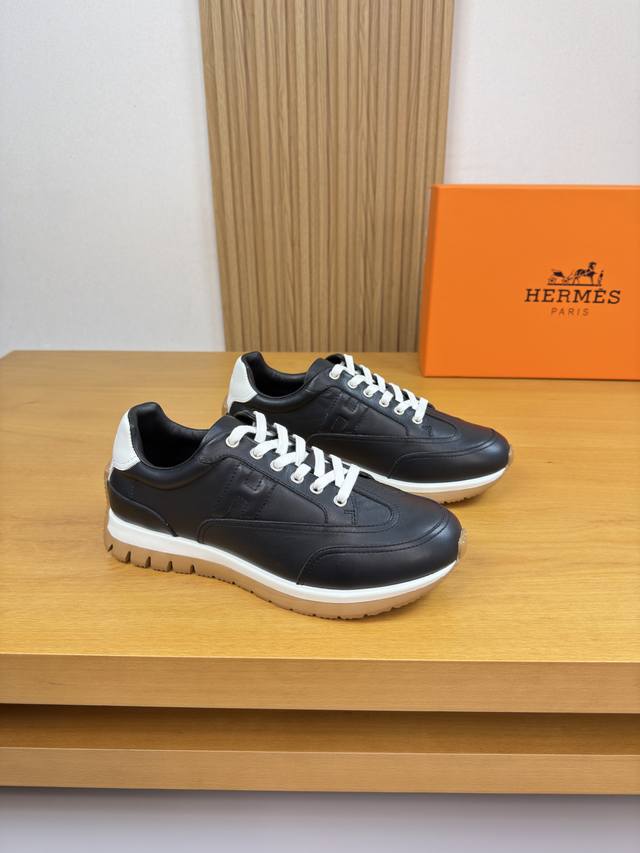 Hermes 爱马仕 -高端品质 原单 休闲运动鞋 -鞋面：纳帕小牛皮、鞋身车缝′H′图腾、后跟.空压品牌Logo -内里：水染牛皮 -大底：超轻Tpu发泡；双