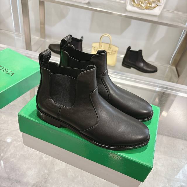 Bv 顶级 情侣款Size: 女35-39 男39--44 女40.男38 .45 .46 .47定制不退换 [注意] 46码加 ，47码加 葆蝶家2025秋冬