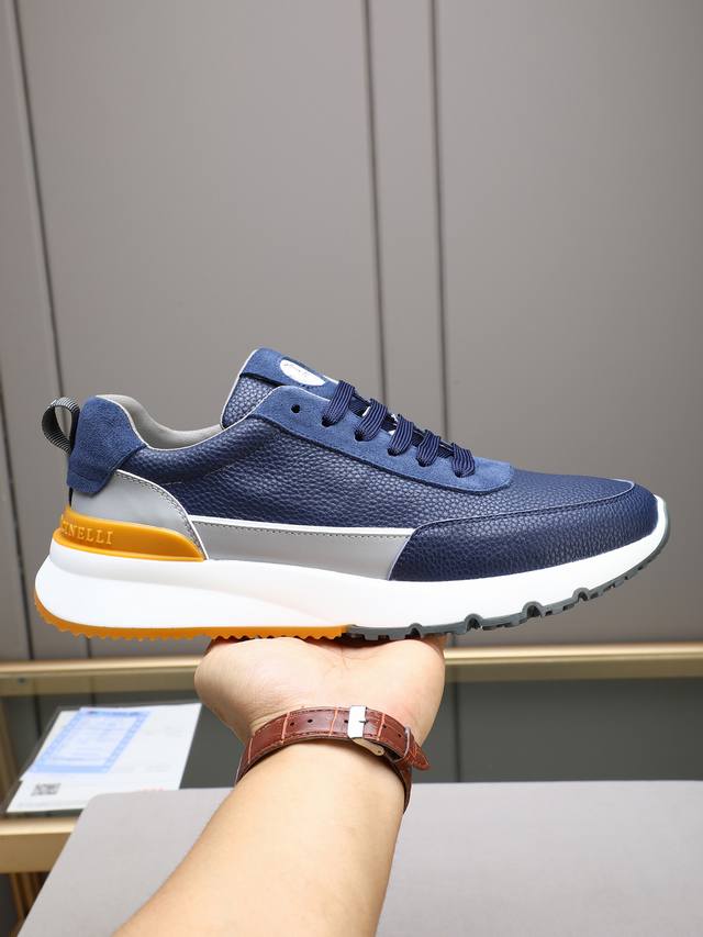 2025新配色 Brunello Cucinelli来自意大利的世界顶级奢侈品牌，此款Bc男鞋更是精心设计，选用意大利定制柔软小牛皮进口网布洗羊里！楦型结构都无