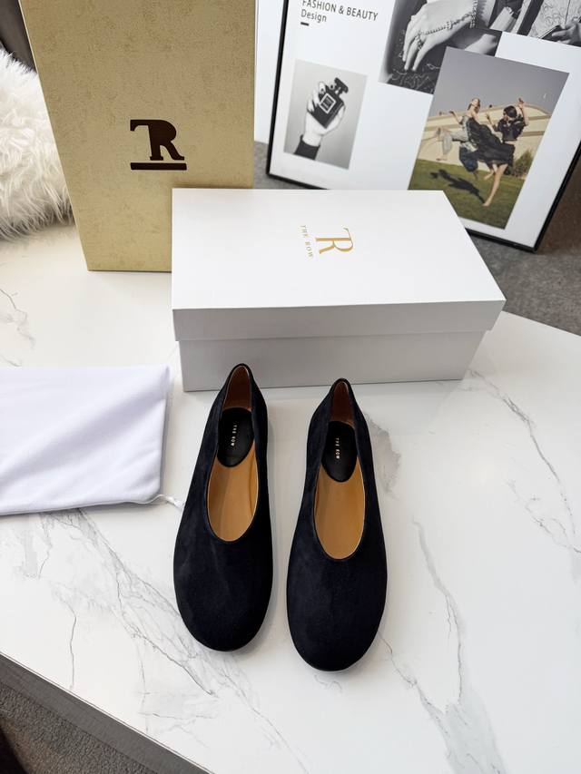 工厂p价 女装女鞋 运动原单高品质 小众潮牌The Ro*26早春新款玛丽珍平底单鞋跳舞鞋奶奶鞋！很少会看到一款跳舞鞋会做到这么精细、而且对脚的包容性特别强，把