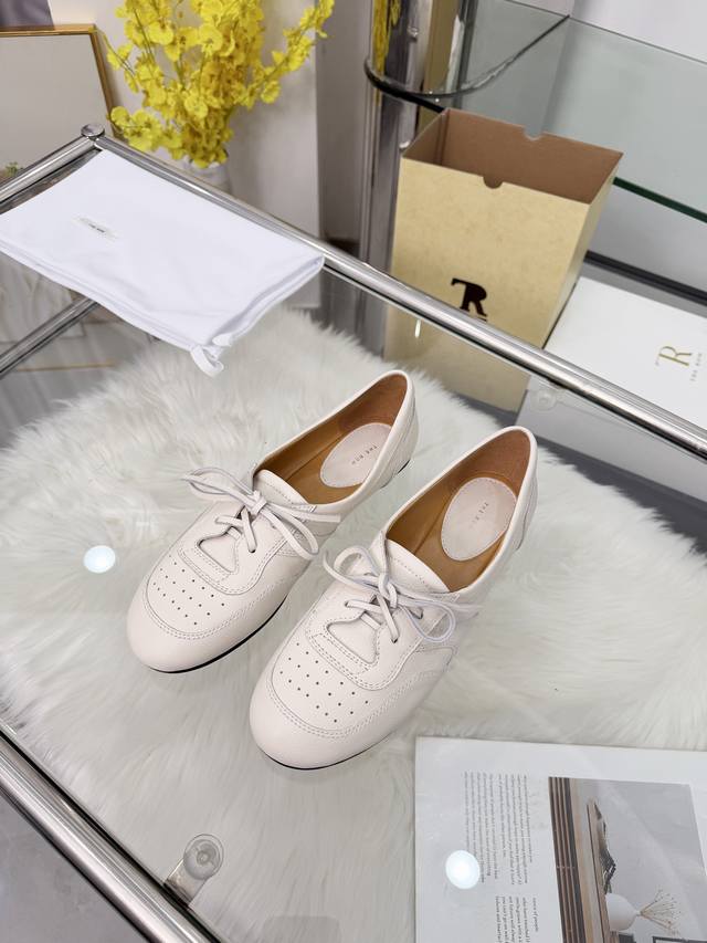 工厂p价 女装女鞋 运动原单高品质 小众潮牌The Ro*26春夏新品系带平底圆头乐福鞋单鞋！ 鞋面设计甜美又显大气，好看也不单调带点复古甜美风随意搭配都好看！