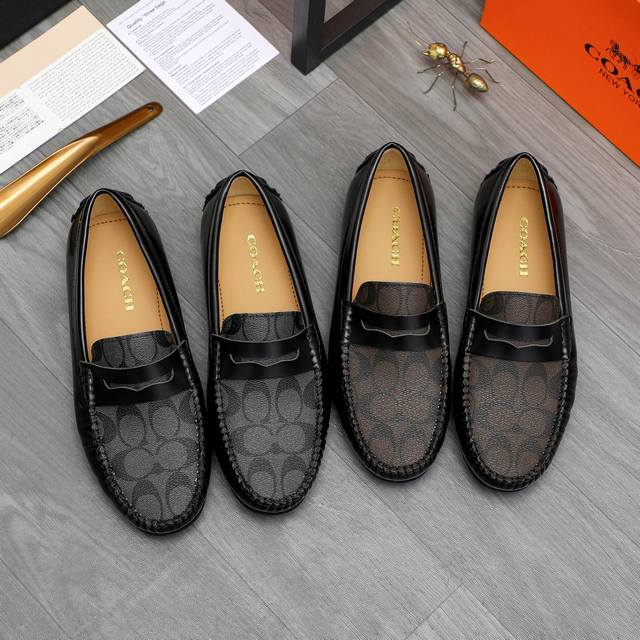 调工厂p价 商品商标：Coach 蔻驰 休闲套脚男鞋 正码码数: 38-44 商品材料：精选漆光牛皮拼接经典印花鞋面 羊皮内里 橡胶大底