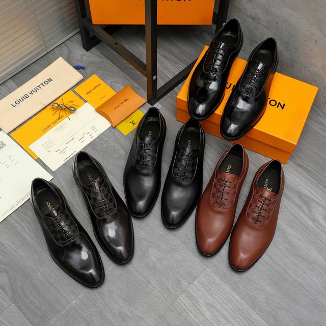 调工厂p价 商品商标：Lv 路易威登 商务系带皮鞋 正码码数: 39-44 商品材料：精选优质牛皮拼接经典压花鞋面 牛皮内里 原版橡胶大底