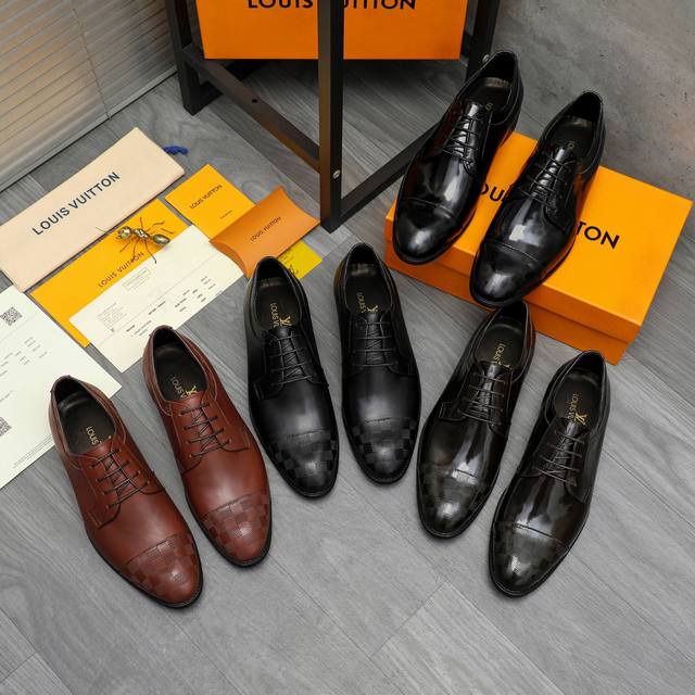 调工厂p价 商品商标：Lv 路易威登 商务系带皮鞋 正码码数: 39-44 商品材料：精选牛皮拼接经典压花鞋面 牛皮内里 原版橡胶大底