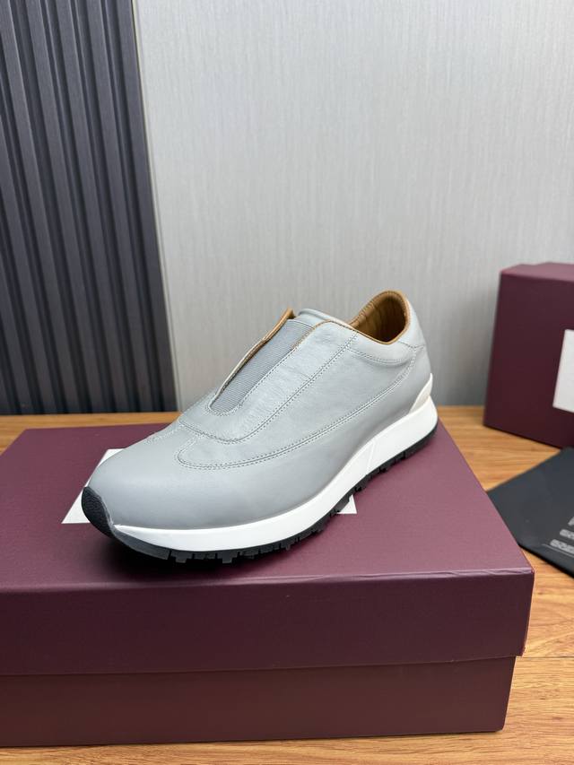 工厂p价 爱马仕旗下品牌 John Lobb-约翰 洛布 独家新款原版1:1出货采用原版牛皮，牛绒材质+牛皮内里制作，简单低调奢华的一款男士休闲 原版防滑耐磨拼
