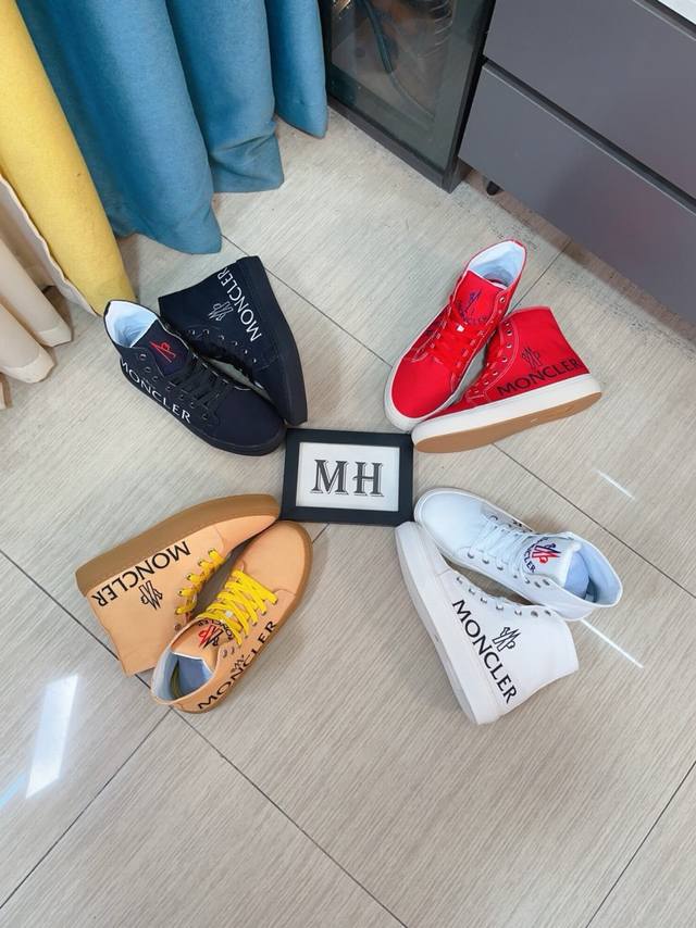 出厂价p Moncler 蒙口、高帮官网同款 高品质男鞋 鞋面布料印花 真皮透气内里真皮鞋垫 原版开模防滑大底款式类型：男士休闲运动鞋 系带款男鞋系列 欧美潮流