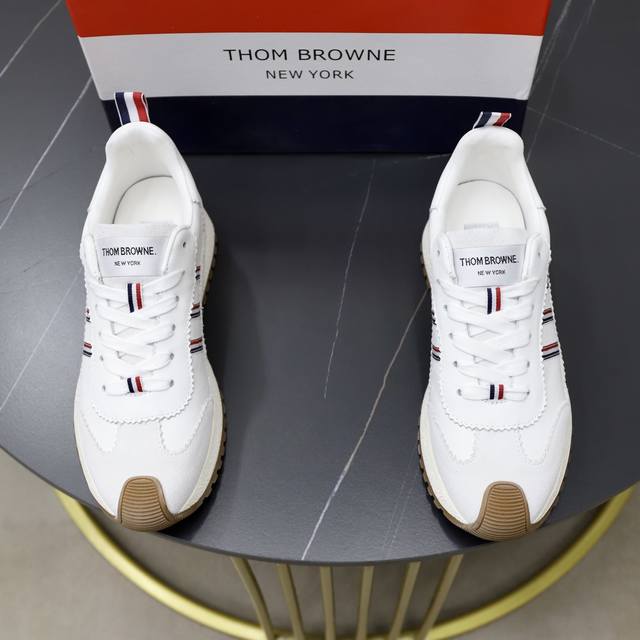 出厂价pp： Thom Browne#汤姆.布朗尼Tb.爆款热卖高档牛皮拼接 舒适羊皮内里 橡胶耐磨大底，立体感十足时尚百搭38-45 45订做不退换