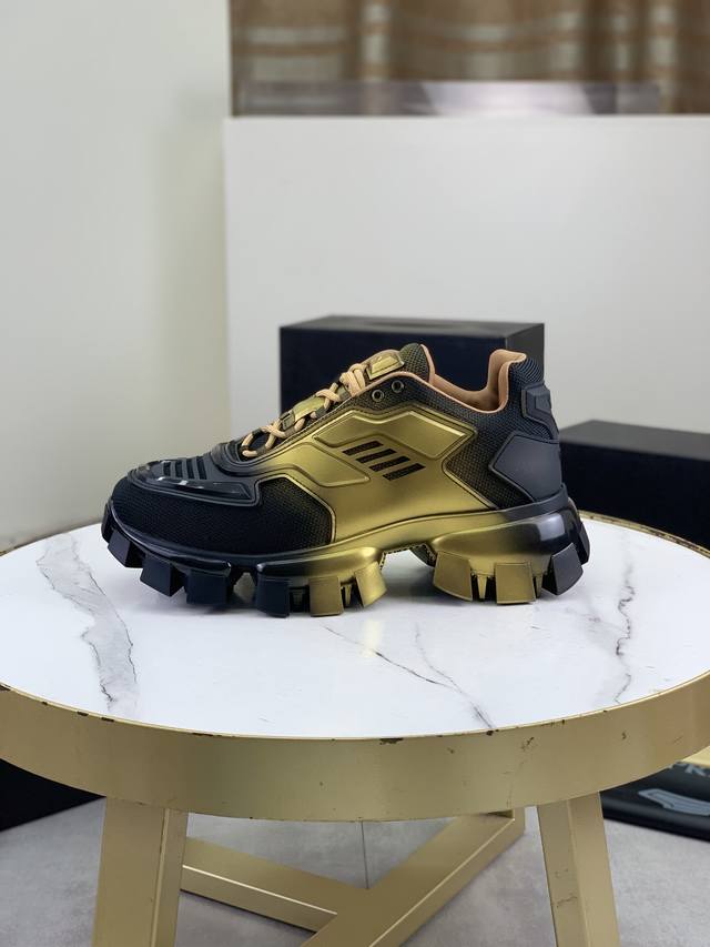 工厂p价p 顶级版本 5D打印工艺款 prada 普拉达 暗黑 朋克 马丁 摇滚 坦克 机甲硬核狂战鞋 百年品牌，独具一格的硬核设计进入大众视野，以坦克元素作为