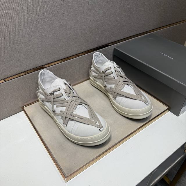 出厂价pp 欧文斯Ro～ 男士休闲鞋 2025Z柜同步发售 码数:38-47# 2个颜色鞋面选用牛皮拼接真皮内里，舒适透气，鞋底：原版舒适耐磨大底，实物拍摄实物