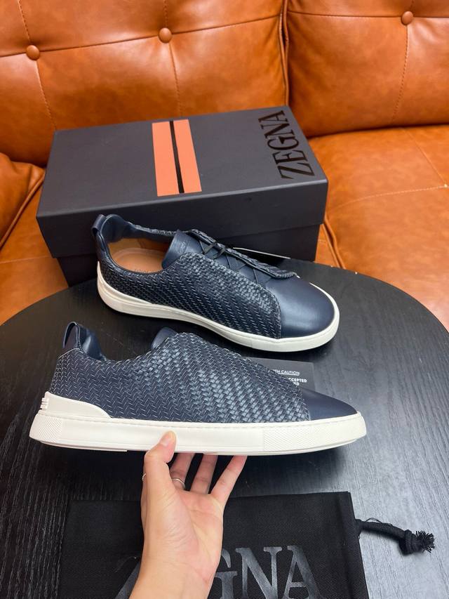 出厂价pp： 商品商标：杰尼* 杰尼亚* 休闲鞋 正码码数: 38-44 可订做45、46、47 商品材料：鞋面进口牛皮，牛皮内里，原版大底