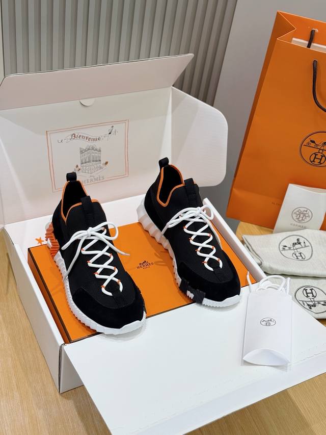 Herme Bouning男士运动鞋-牛皮中底 原版购入，1：1复刻，想要顶级的这就是你的专属 麂皮山羊皮和小牛皮运动鞋。 轻盈鞋底装饰撞色图案，打造百搭时尚风