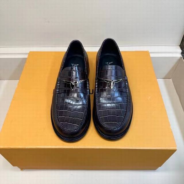 顶级版本，超真皮大底11 Size：39.40.41.42.43.44 38.45定做不退不换