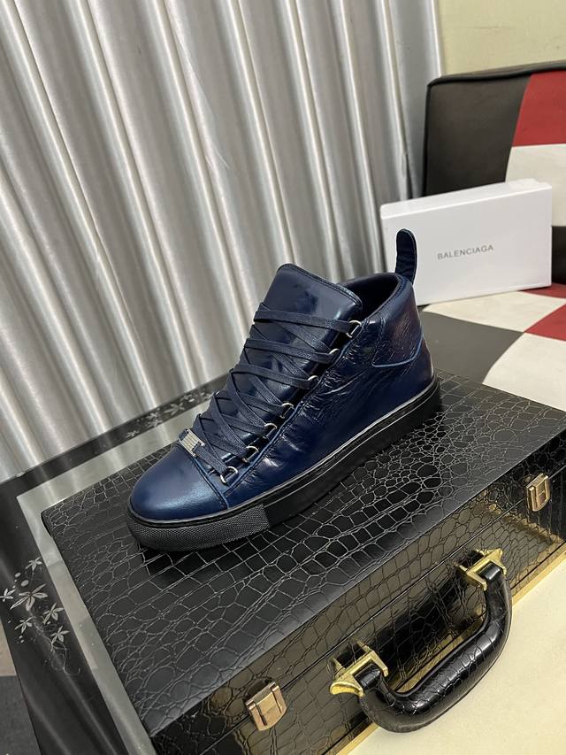 出厂价pp： Balenciaga [巴黎世家]。官网最新款、欧洲原版购入拆解 1:1复制 原版大底 脚感Q弹柔软 面料进口牛油皱纹皮，细密皮纹 头层羊皮里、原