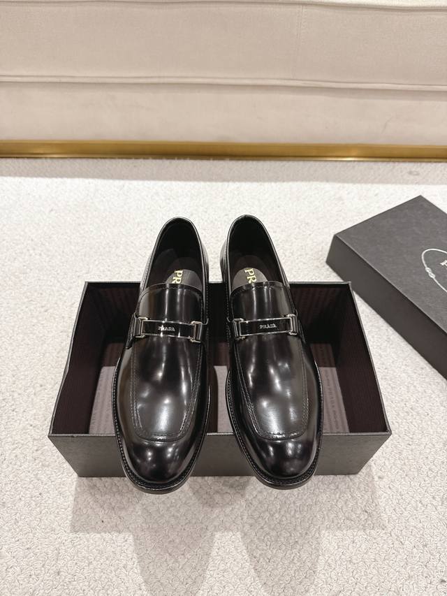 prad＊ ，顶尖工艺品 时尚正装皮底鞋 正码：39一44， 5一10 ： 同步发售！货！顶级手工艺 意大利全面进口原皮料小牛面 超强质感、手感 ，内里进口小牛